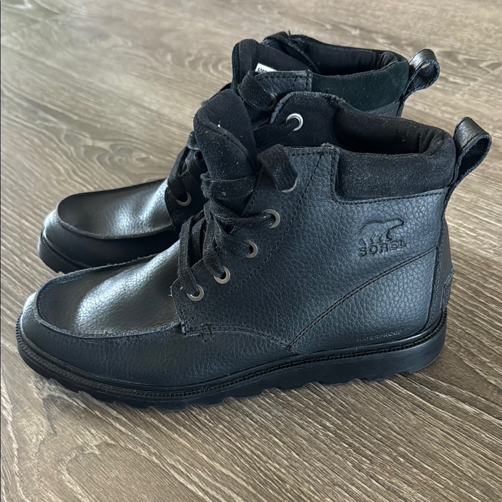 Boys Sorel Black Ankle Boots sz 4 New (no tags/box)